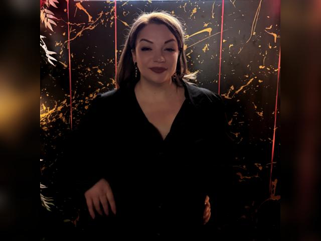 Adult chat with KanyKiss: Dancing
