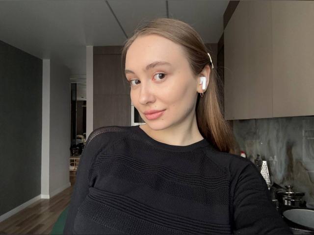 Why not cam2cam with Missteria: Travel