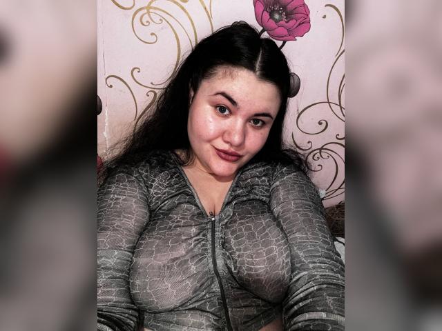 Find your cam match with Uli4kaLI