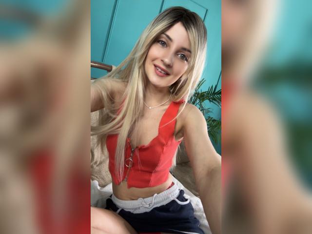 Welcome to cammodel profile for KattyLights: Nipple play
