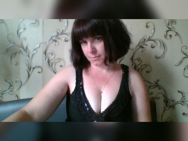 Welcome to cammodel profile for Lily04418kiss: Kissing