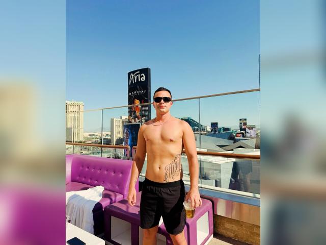 Connect with webcam model HunterParker: Strip-tease