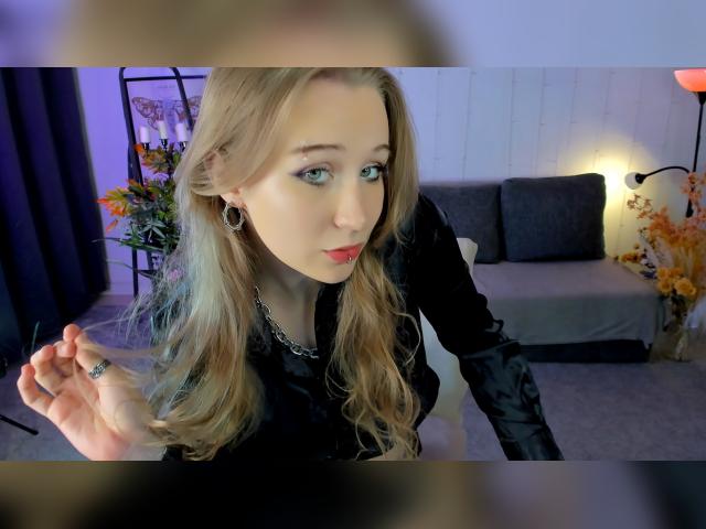 Welcome to cammodel profile for AstraMluse: Latex & rubber