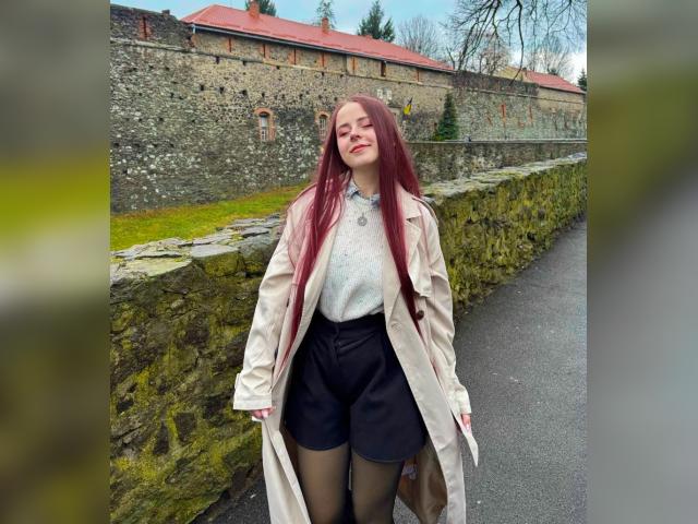 Adult chat with RoxyBlaze: Travel