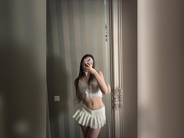 Why not cam2cam with venustakemycash: Nails