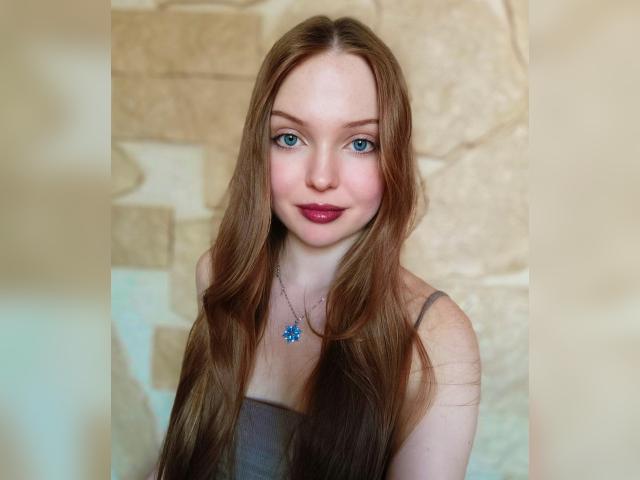Connect with webcam model BellaVerde: Conversation