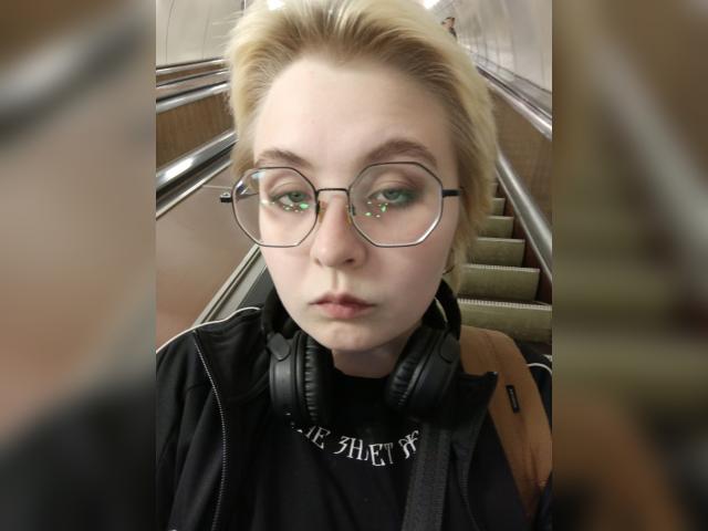 Adult webcam chat with HornyHellen: Nails
