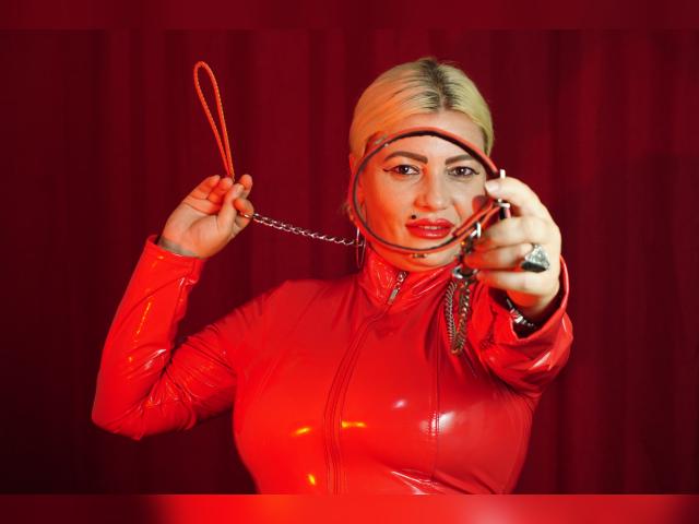 Adult chat with DominatrixDemi: Latex & rubber