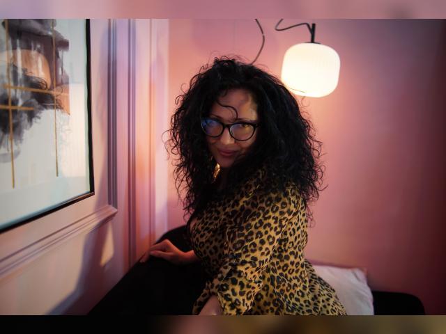 Adult chat with AnitaMuse: Lingerie & stockings