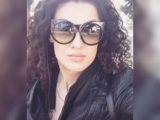 Connect with webcam model NoirEmpress333: Smoking