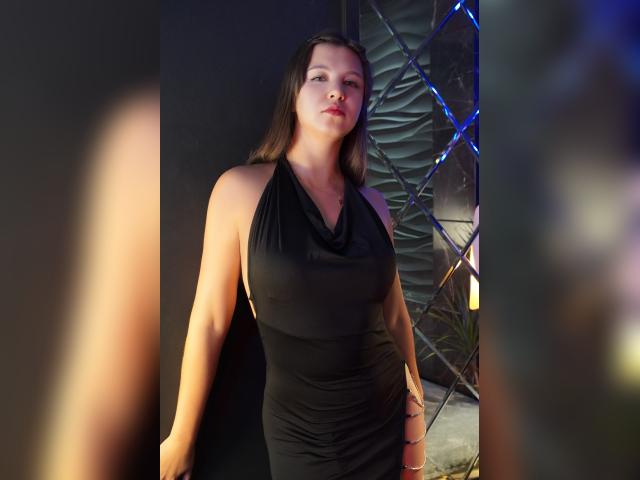 Welcome to cammodel profile for ElizaMild: Kissing