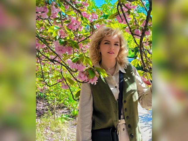 Why not cam2cam with AlexaCristal: Travel