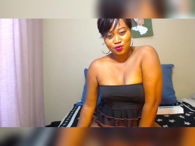 Find your cam match with EbonySeductresx: Role playing