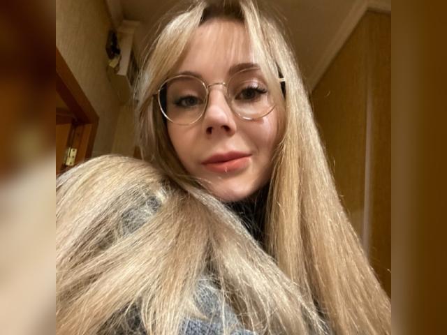 Why not cam2cam with Lyvanna: Conversation