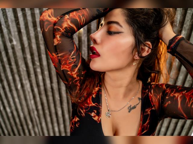 Why not cam2cam with SabrinaCollins: Kissing