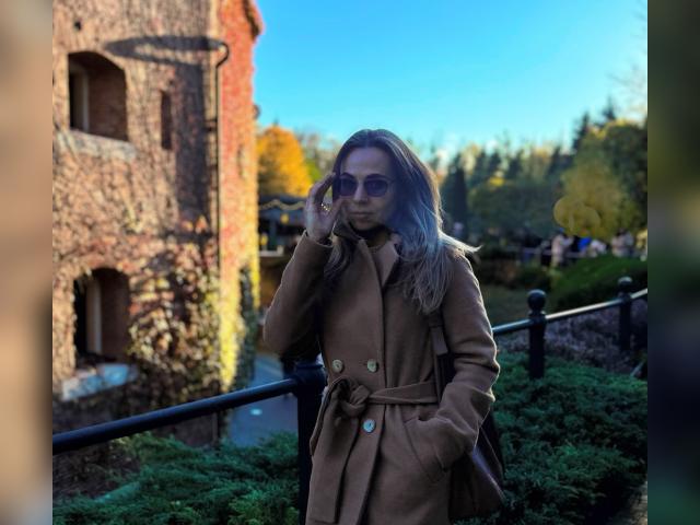 Adult chat with LoraFlame: Travel