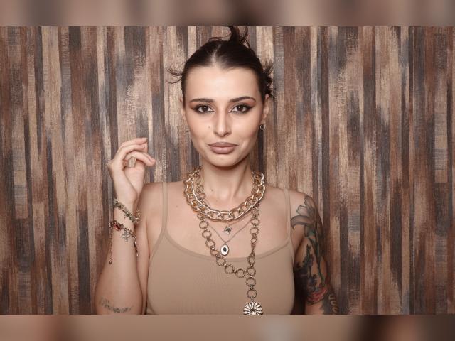 Welcome to cammodel profile for VenusinNylons: Lingerie & stockings