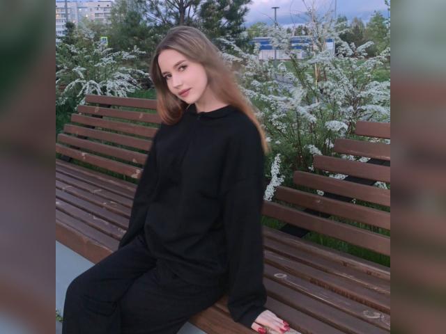 Adult chat with SaraX: Nails