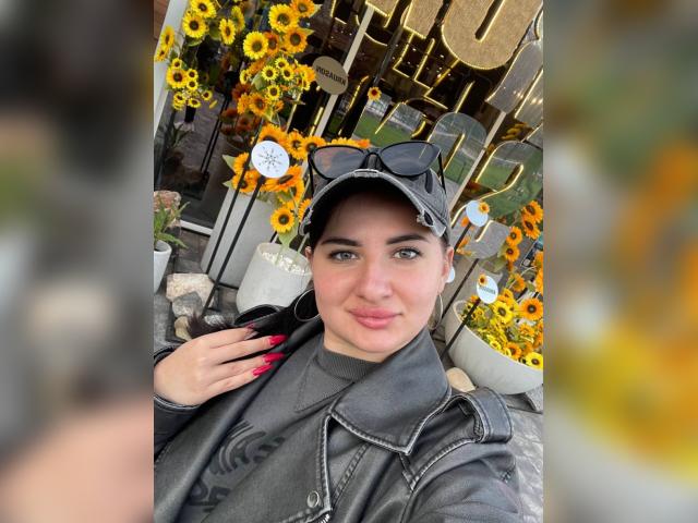 Why not cam2cam with WildPollina