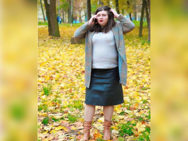 Adult chat with VikaVelvet: Dancing