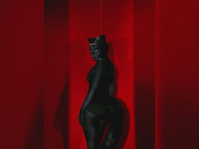 Why not cam2cam with xMissBEAUTIFULx: Kissing