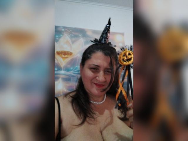 Welcome to cammodel profile for SophiaBliss: Role playing