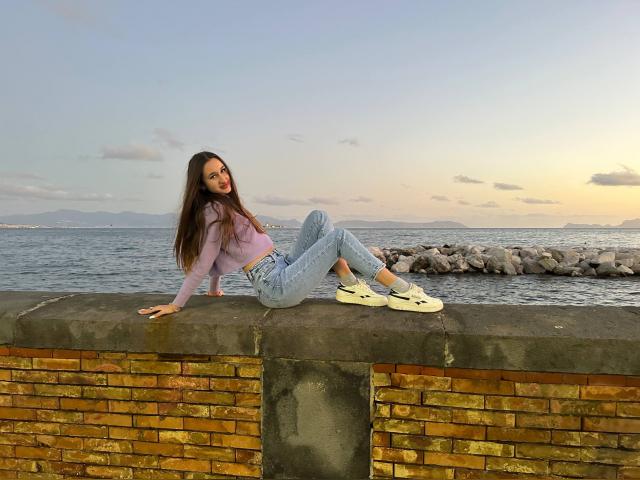 Why not cam2cam with Fortune888: Legs, feet & shoes