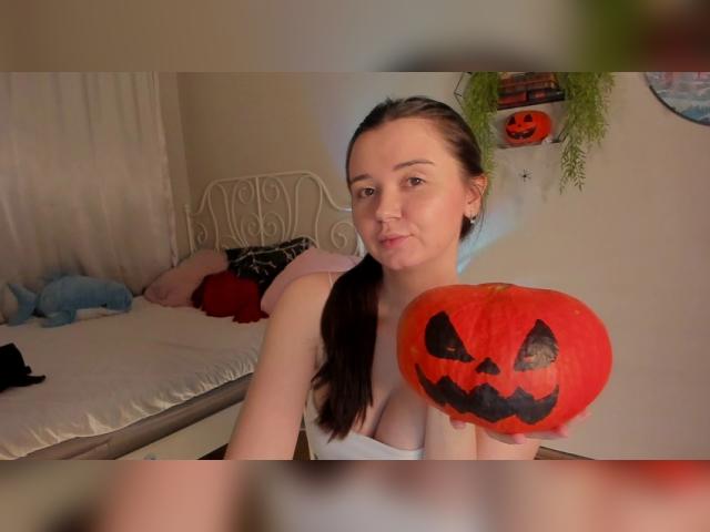 Welcome to cammodel profile for BettyDafoe: Leather