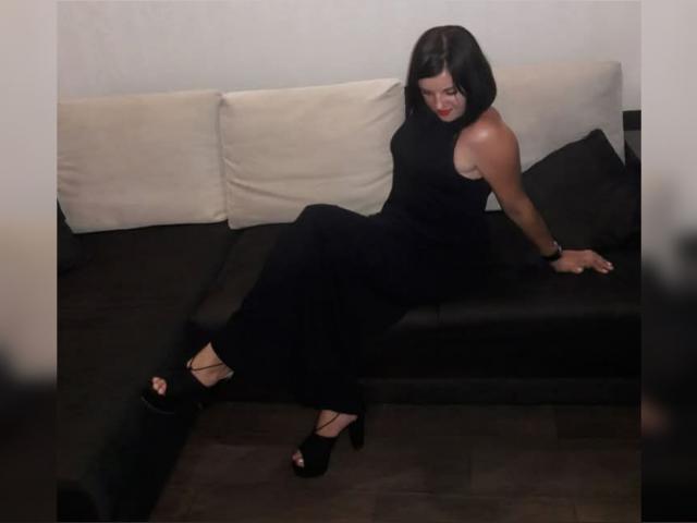 Why not cam2cam with Milana33