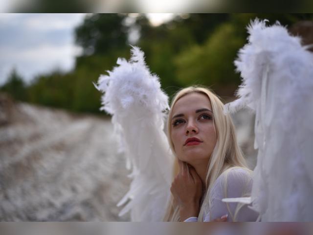 Why not cam2cam with lollyjull: Kissing