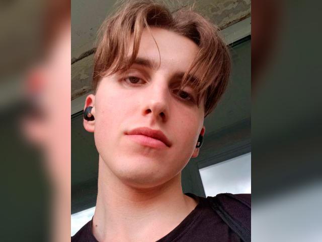 Adult chat with MarkYeti: Legs, feet & shoes