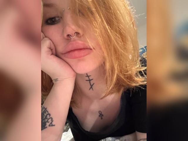 Why not cam2cam with NaomiRosss: Glasses