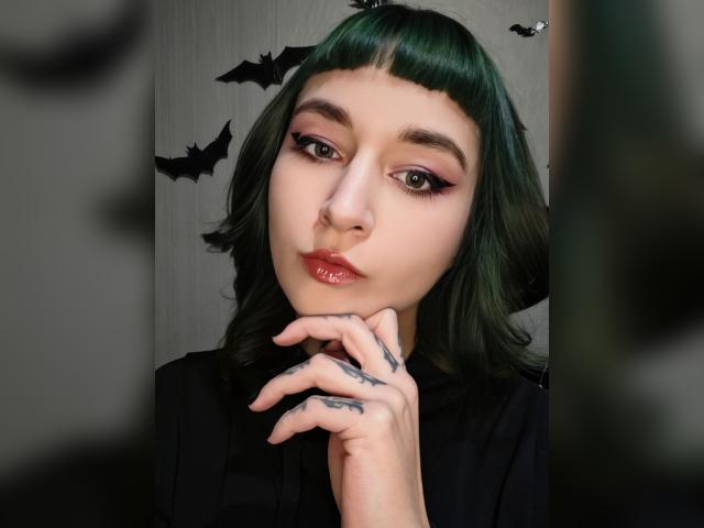 Why not cam2cam with MargaretWayne: Nails