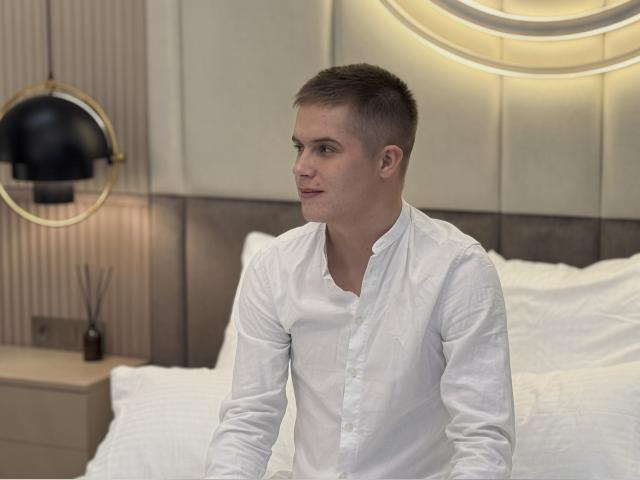 Why not cam2cam with PiterW53: Slaves