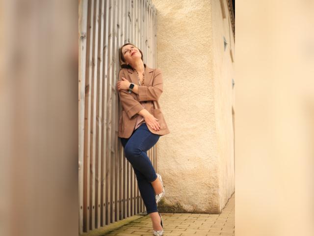 Welcome to cammodel profile for Dinara: Ask about my Hobbies