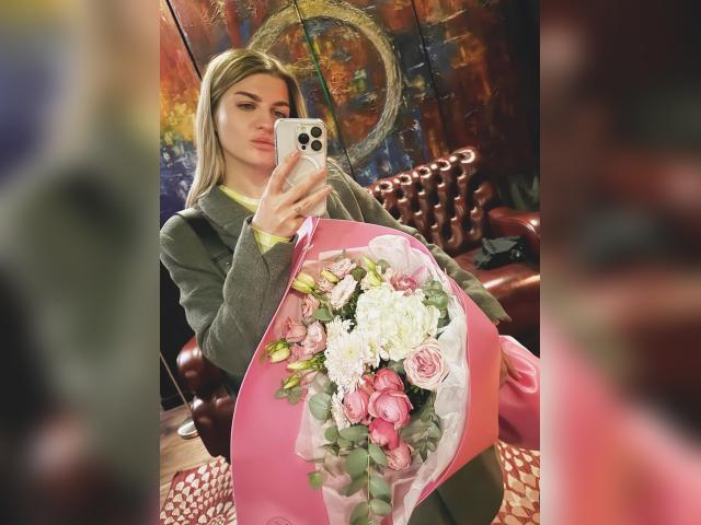 Adult webcam chat with CrystalBlush: Art