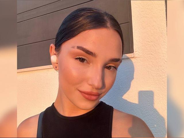 Welcome to cammodel profile for RoseQueen: Smoking