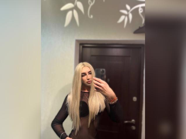 Connect with webcam model CherryMiss: Role playing