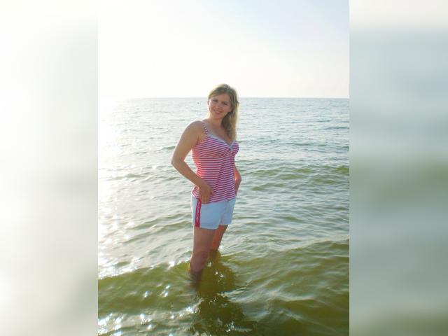 Welcome to cammodel profile for SunnyBlondie: Outdoor Activities