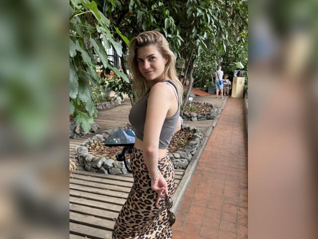 Adult chat with CrystalBlush: Exercise