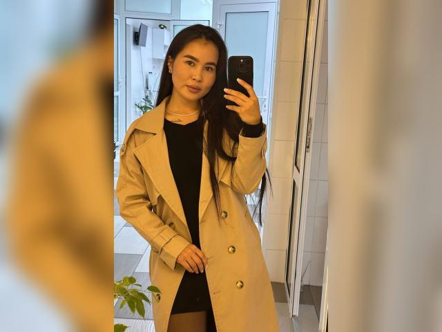 Adult webcam chat with MarianneX: Smoking