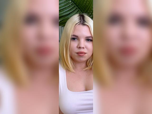 Welcome to cammodel profile for LoraH78: Nails