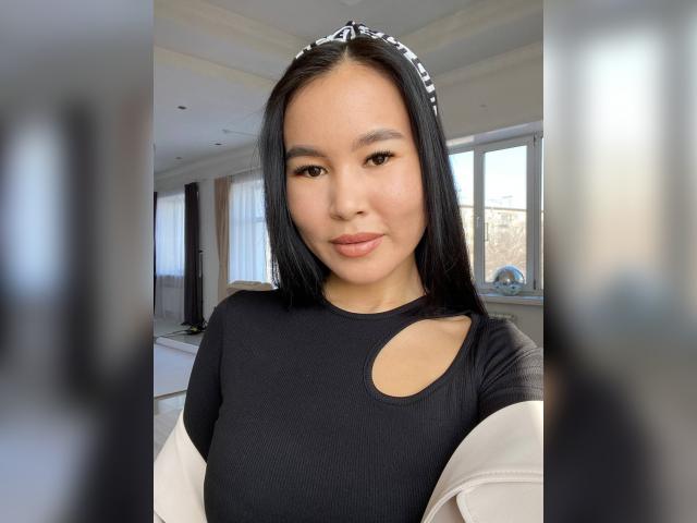 Why not cam2cam with MarianneX: Piercings & tattoos