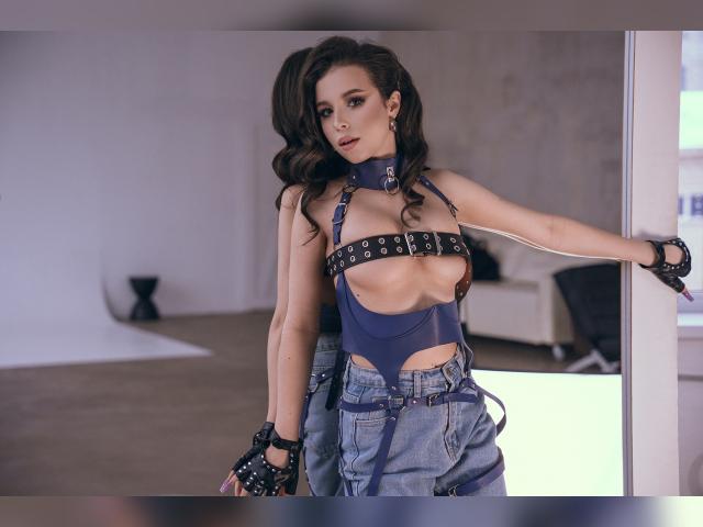 Adult chat with LanaPierce: Outfits