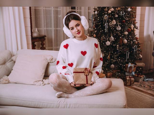 Explore your dreams with webcam model EvaSwan: Make up