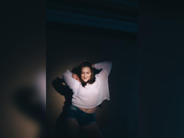 Why not cam2cam with MaryWaddell: Nails