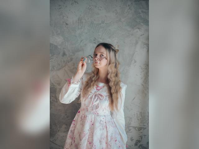 Welcome to cammodel profile for BellaBb: Lingerie & stockings