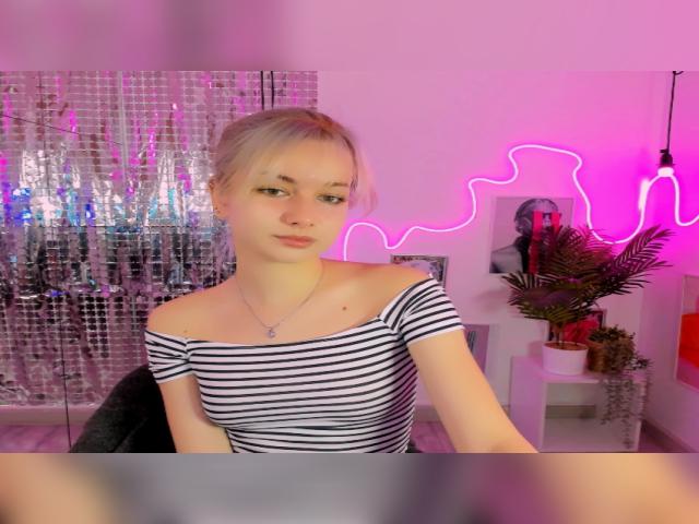 Welcome to cammodel profile for JessieCuti: Lingerie & stockings