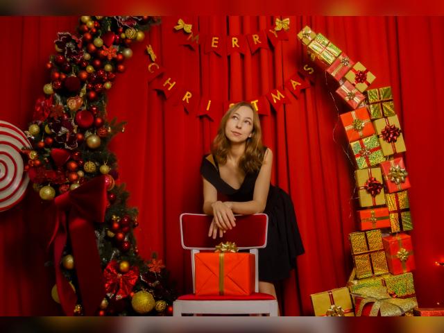 Why not cam2cam with Luna21