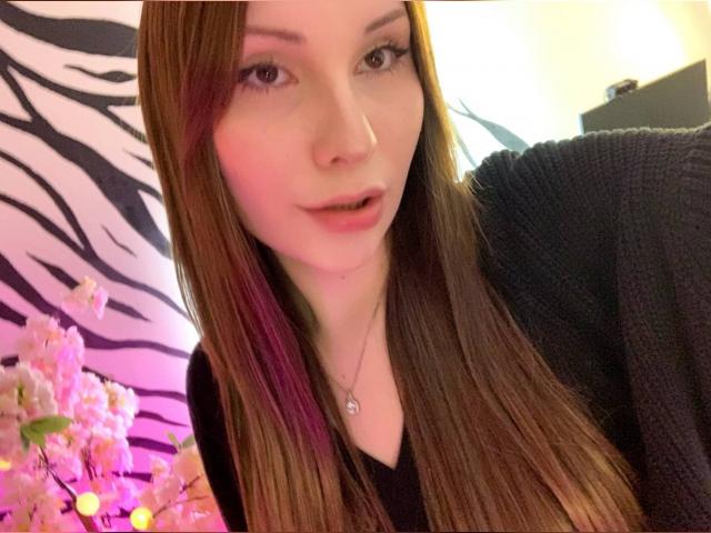 Why not cam2cam with DianaRose: Kissing